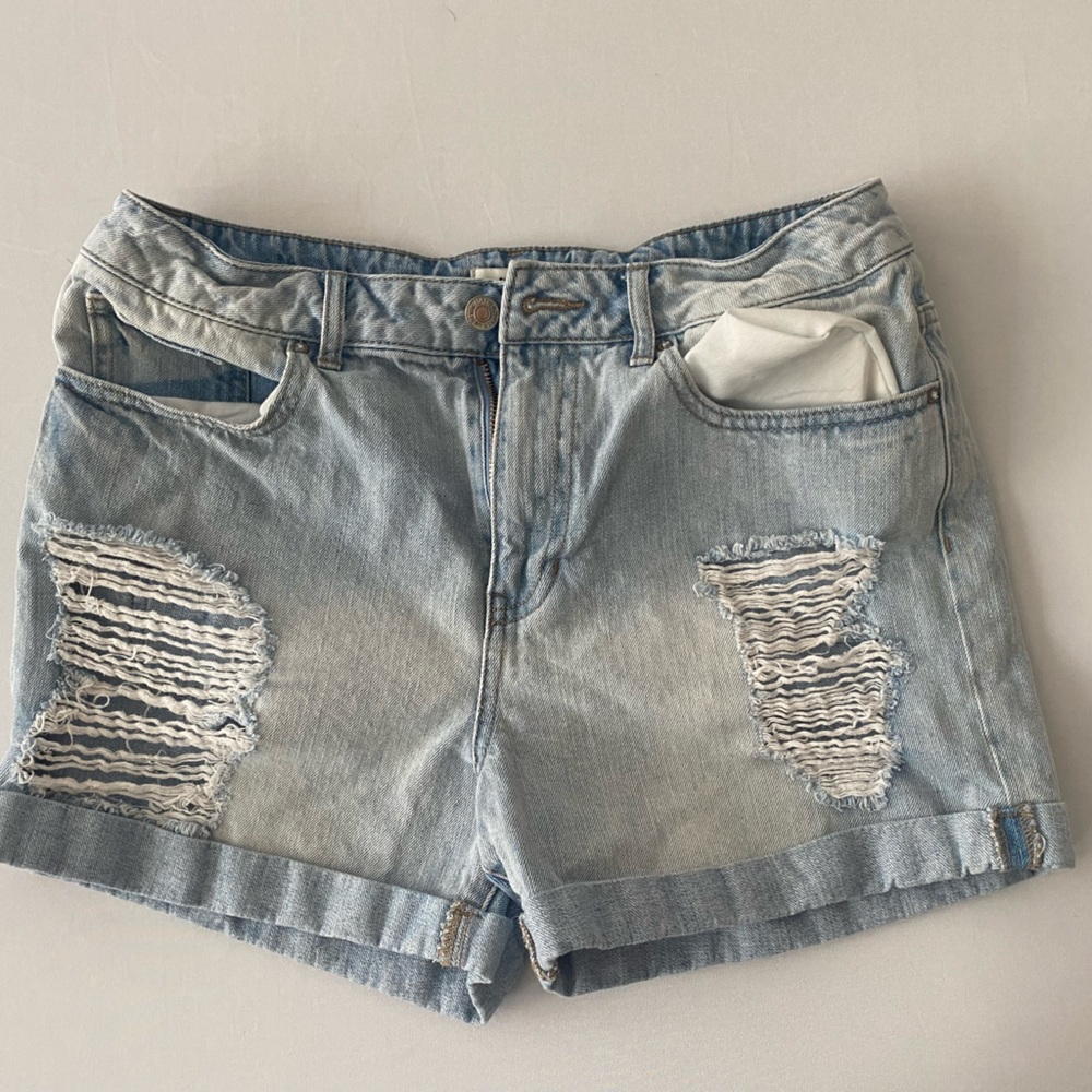 Forever 21 distressed jean shorts size 28w